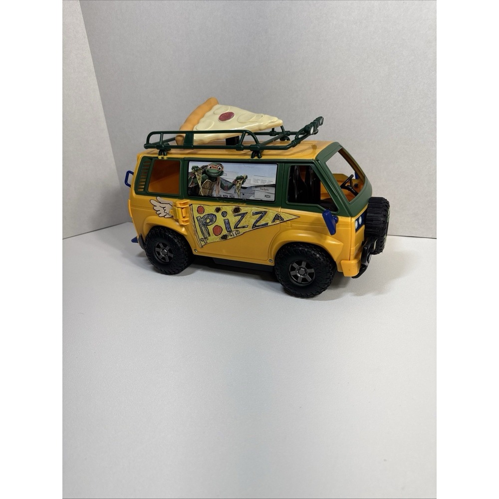Teenage Mutant Ninja Turtles TMNT Mutant Mayhem Pizza Delivery Van 4 Pizzas 2023